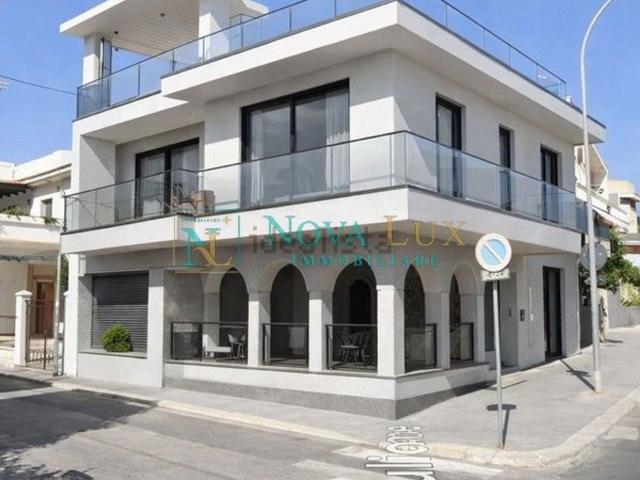Case e ville in vendita di 185 m² in Via Sebastiano Caboto, 17