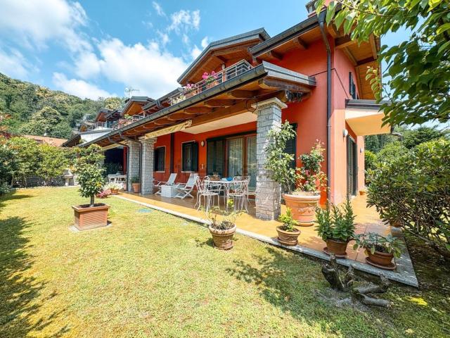 Case e ville in vendita di 185 m² in Via per Colazza, 24