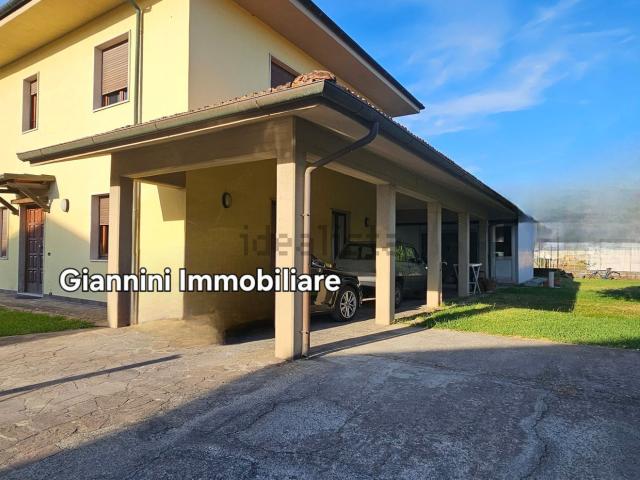 Case e ville in vendita di 185 m² in Via Roma