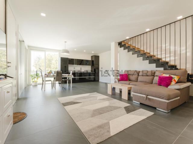 Case e ville in vendita di 185 m² in Via Riviera XVIII Giugno, 14