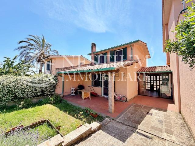 Case e ville in vendita di 185 m² in Via Tommaso Albinoni, 90