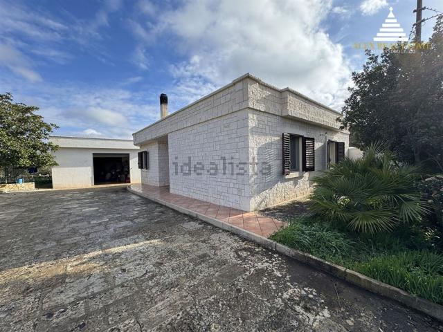 Case e ville in vendita di 185 m² in Contrada Difesa San Salvatore, 184