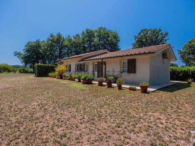Case e ville in vendita di 185 m² in Strada Provinciale Collacchia