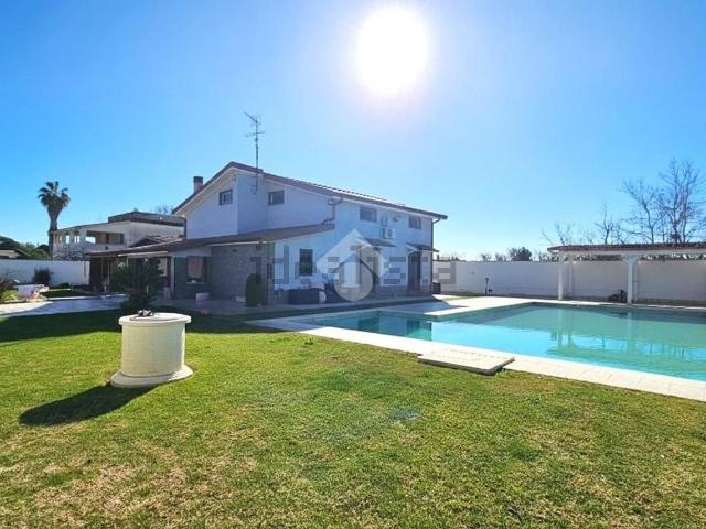 Case e ville in vendita di 185 m² in Strada Valmontorio, 1508