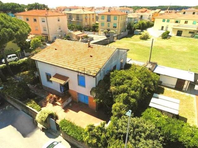 Case e ville in vendita di 186 m² in Via Cesare Battisti
