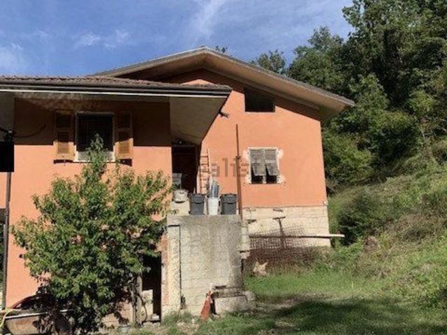 Case e ville in vendita di 186 m² in Via Calamazza, 2