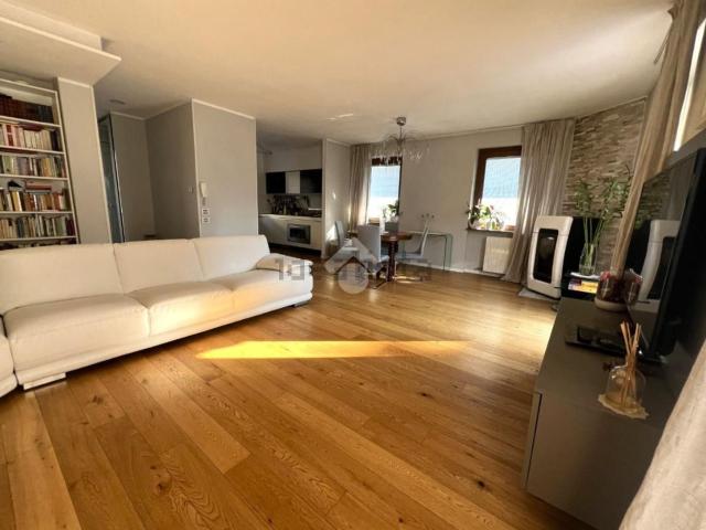 Case e ville in vendita di 186 m² in Via L. da Vinci, 45