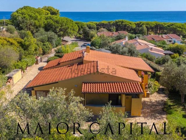 Case e ville in vendita di 186 m² in Via Platamona