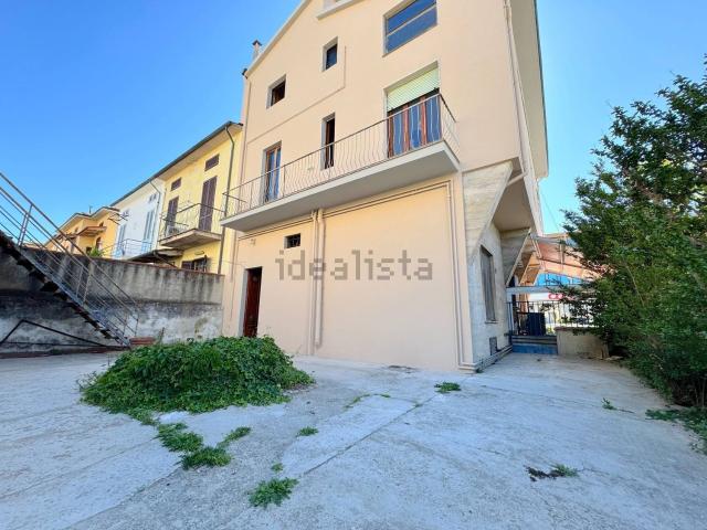 Case e ville in vendita di 186 m² in Via Roma, 314