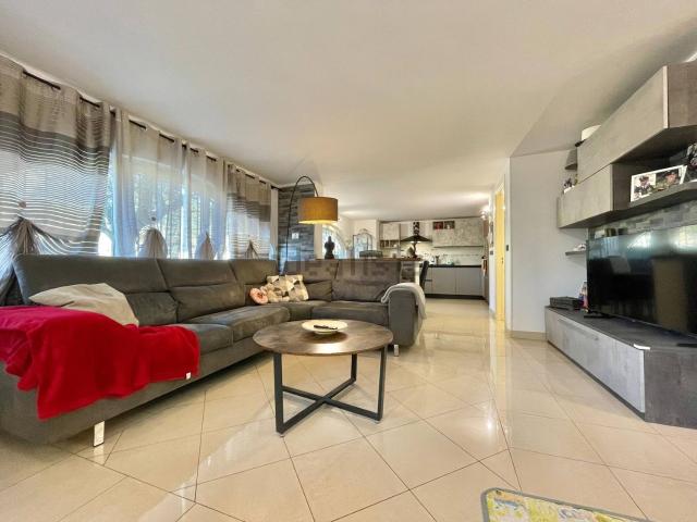 Case e ville in vendita di 186 m² in Via Ranzi