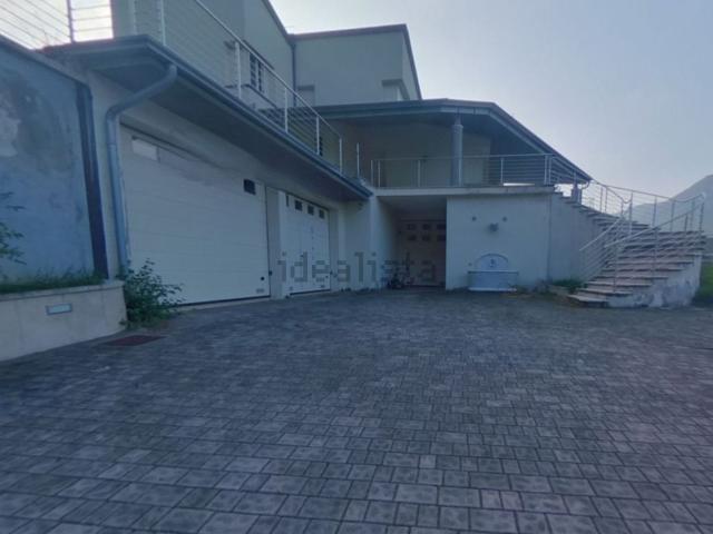 Case e ville in vendita di 187 m² in Via Colle Aventino, 72