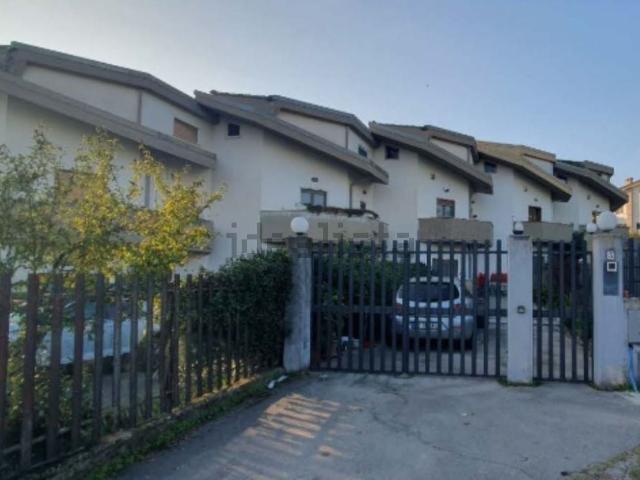 Case e ville in vendita di 187 m² in Via della Melissa