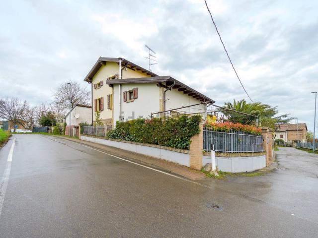 Case e ville in vendita di 187 m² in Via Statutaria