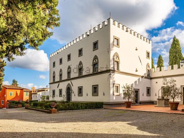 Case e ville in vendita di 1880 m² in Via Bassa