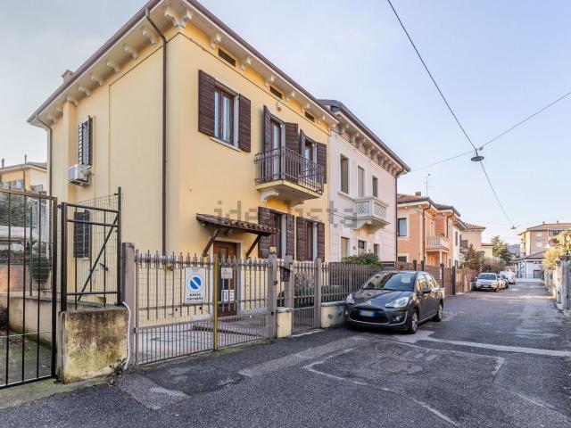 Case e ville in vendita di 188 m² in Via Briolotto, 1