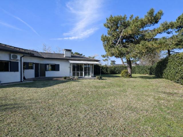 Case e ville in vendita di 188 m² in Via dell&apos Ippocastano, 6