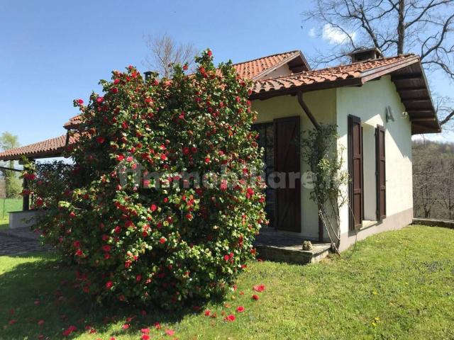 Case e ville in vendita di 188 m² in Via Moglie, 3