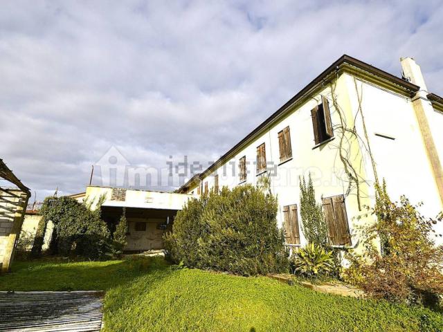 Case e ville in vendita di 188 m² in Via Saloni Soccorso, 1
