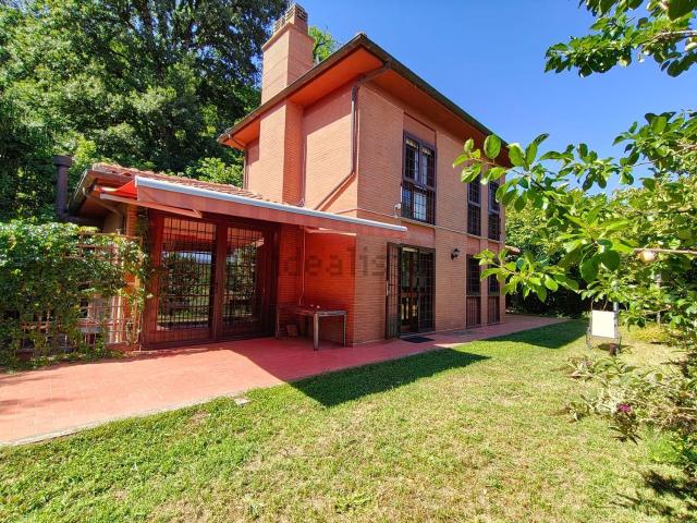 Case e ville in vendita di 188 m² in Strada Provinciale Valle di Vico