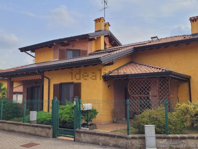 Case e ville in vendita di 189 m² in Via O. Fallaci
