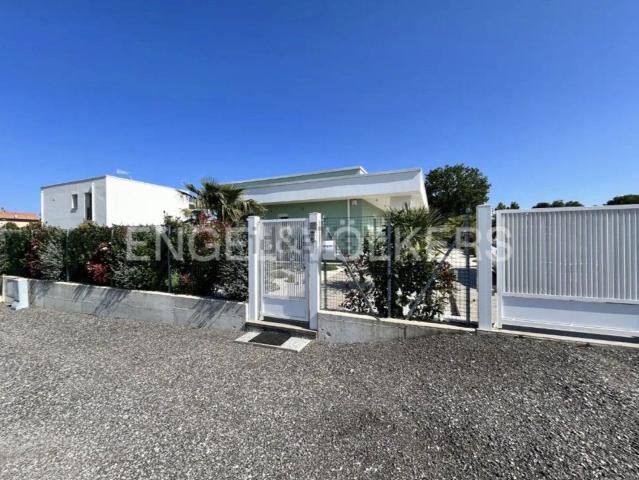 Case e ville in vendita di 189 m² in Via Mar Nero