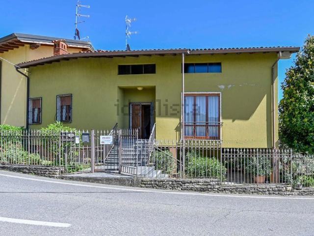 Case e ville in vendita di 189 m² in Via Trasio, 28