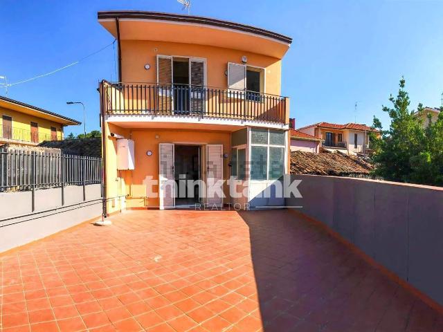 Case e ville in vendita di 189 m² in Viale della Regione