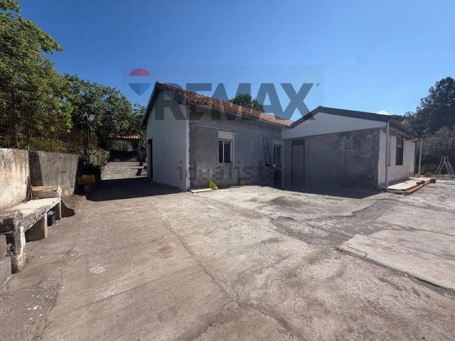 Case e ville in vendita di 189 m² in Strada Comunale Raffo, 61