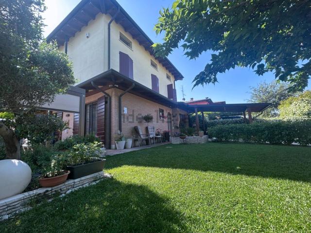 Case e ville in vendita di 190 m²