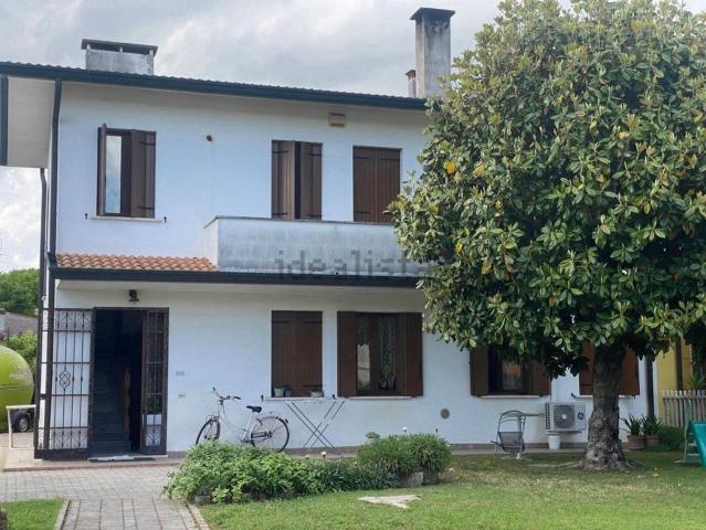 Case e ville in vendita di 190 m² in Via Cà Mignola Vecchia