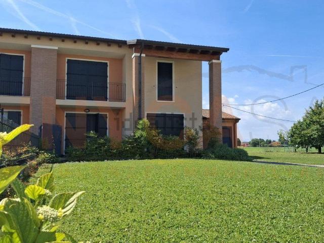 Case e ville in vendita di 190 m² in Via Chiesa