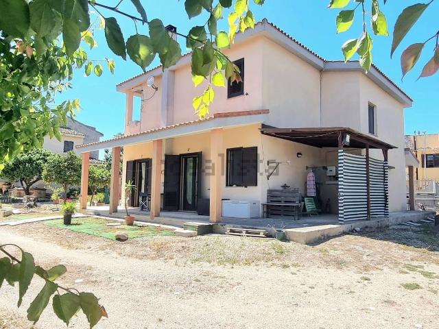 Case e ville in vendita di 190 m² in Via Antioco Casula, 3