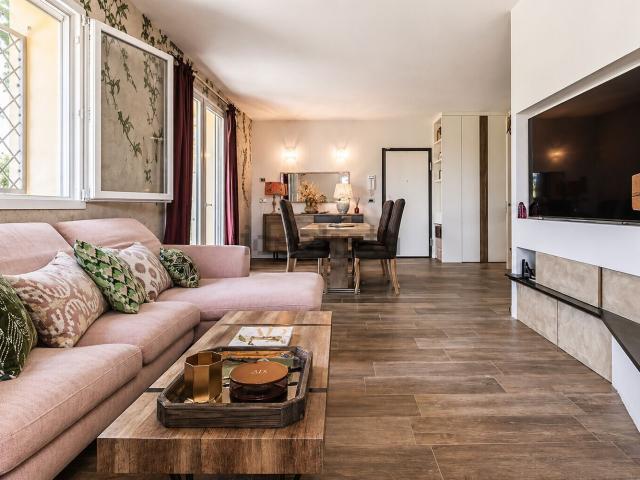 Case e ville in vendita di 190 m² in Via Ballina, 17