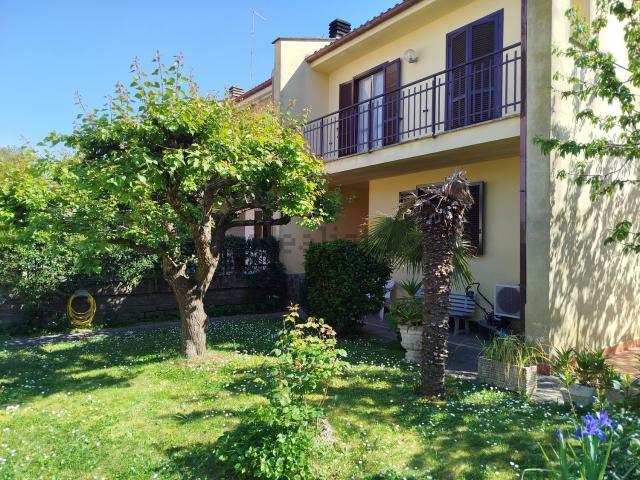 Case e ville in vendita di 190 m² in Via Gian Lorenzo Bernini