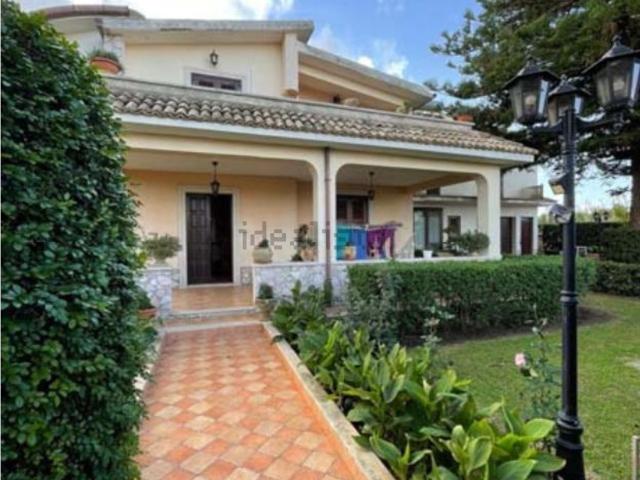 Case e ville in vendita di 190 m² in Via Daniele Impellizzeri, 62