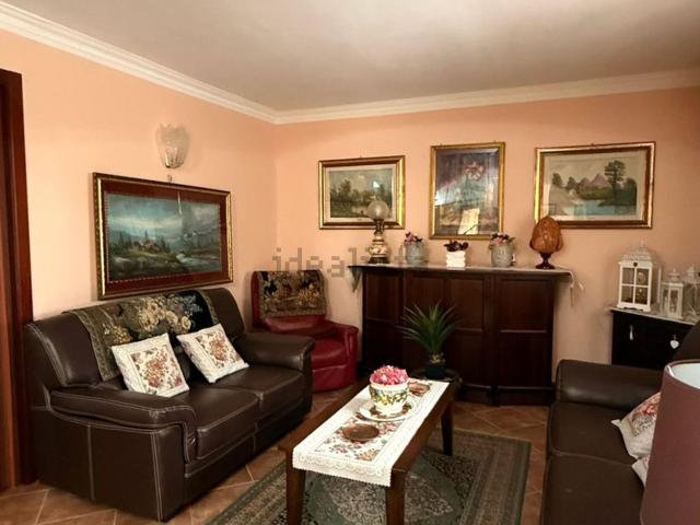 Case e ville in vendita di 190 m² in Via dei Gelsomini