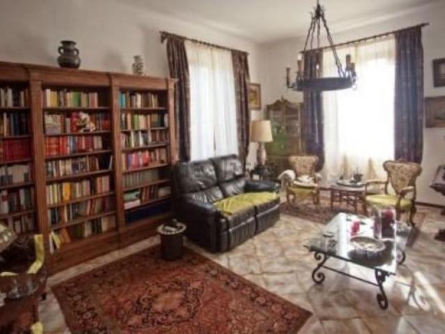 Case e ville in vendita di 190 m² in Via del Poggio