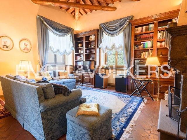 Case e ville in vendita di 190 m² in Via di Giogoli