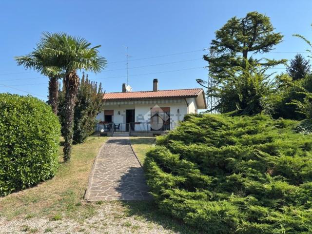 Case e ville in vendita di 190 m² in Via Europa, 1