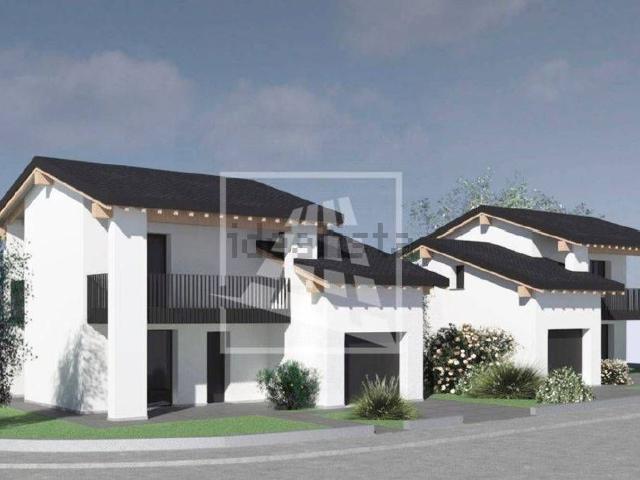 Case e ville in vendita di 190 m² in Via Luigi Settembrini