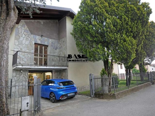 Case e ville in vendita di 190 m² in Via Montechiaro, 6