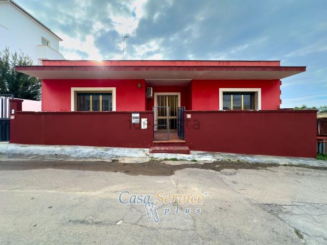 Case e ville in vendita di 190 m² in Via Madrid