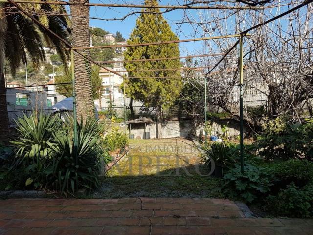 Case e ville in vendita di 190 m² in Via Martiri della Liberta, 16