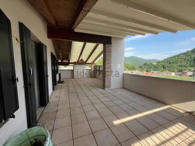 Case e ville in vendita di 190 m² in Via Masetto