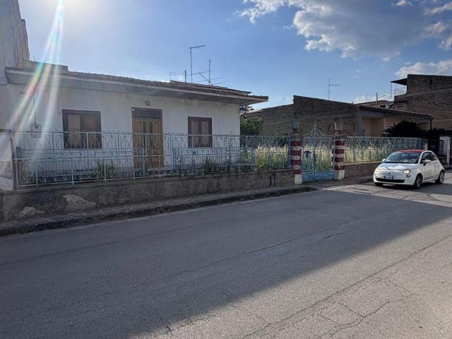 Case e ville in vendita di 190 m² in Via Municipio