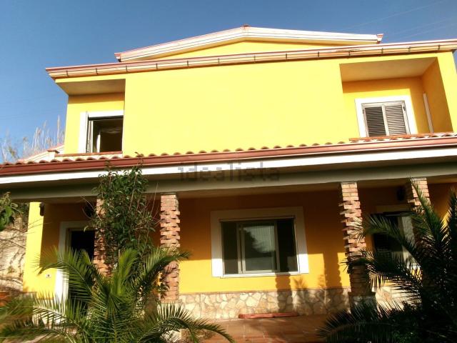 Case e ville in vendita di 190 m² in Via S. Michele, 11