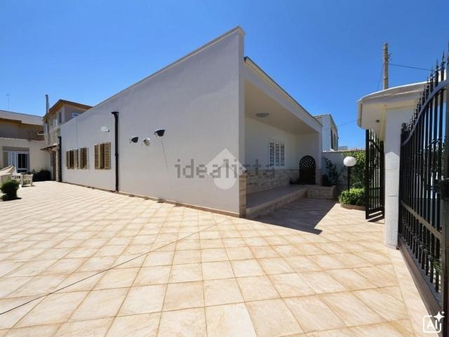 Case e ville in vendita di 190 m² in Via San Luigi Gonzaga