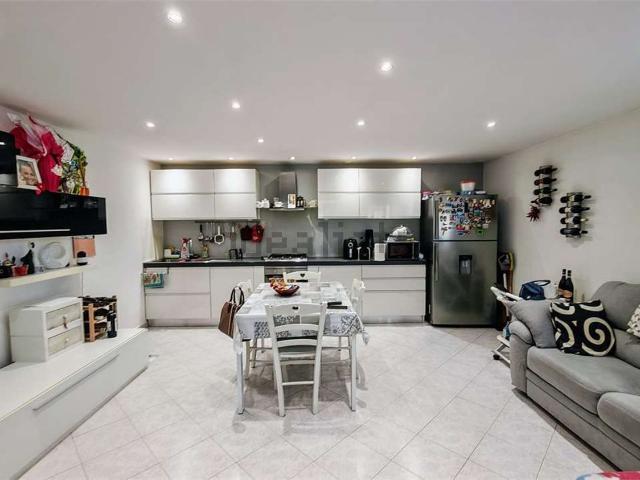 Case e ville in vendita di 190 m² in Via santa cristina