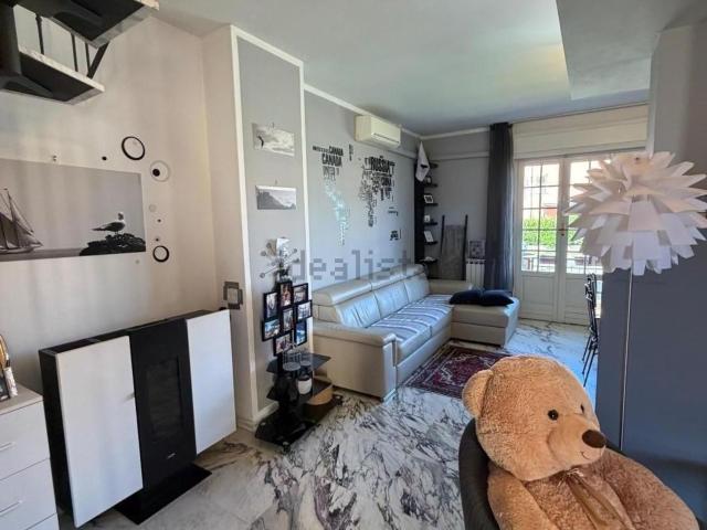 Case e ville in vendita di 190 m² in Via P. Ratti
