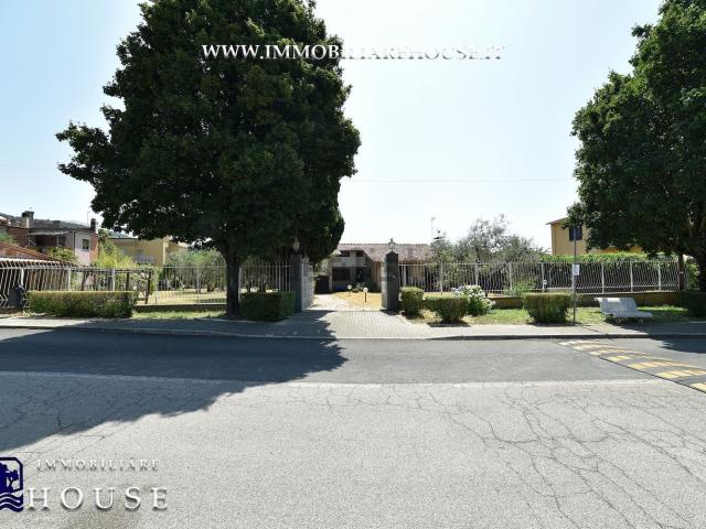 Case e ville in vendita di 190 m² in Viale Cristoforo Colombo, 31